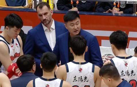 开云-广东男篮86-99不敌山东，内线被打爆，一人表现优秀三大将不合格